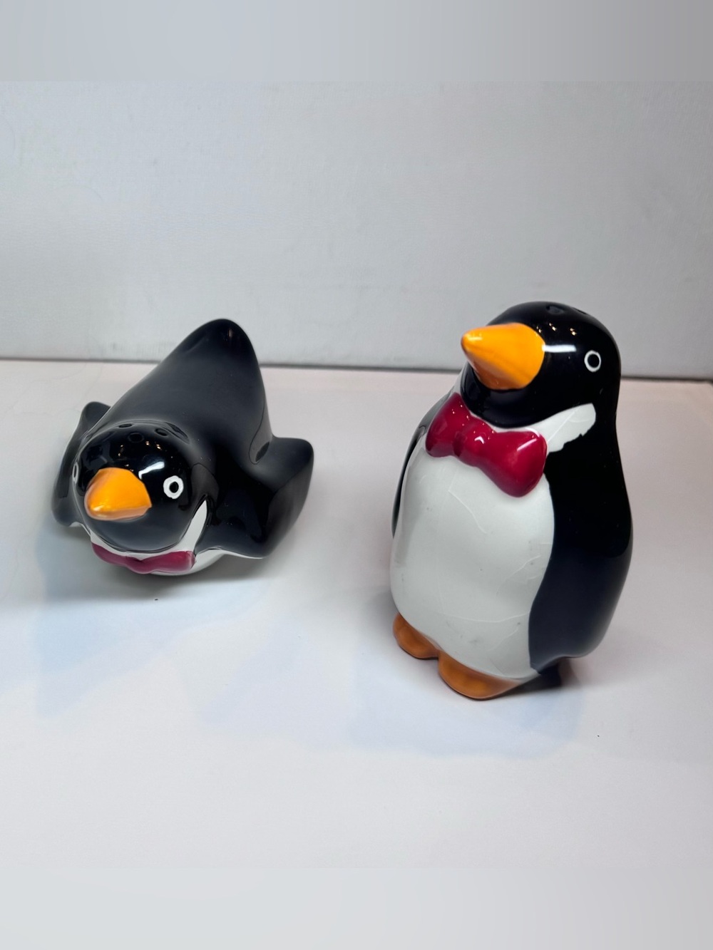 Ceramic Penguin Salt and Pepper Shakers - Black and White with Red Bow